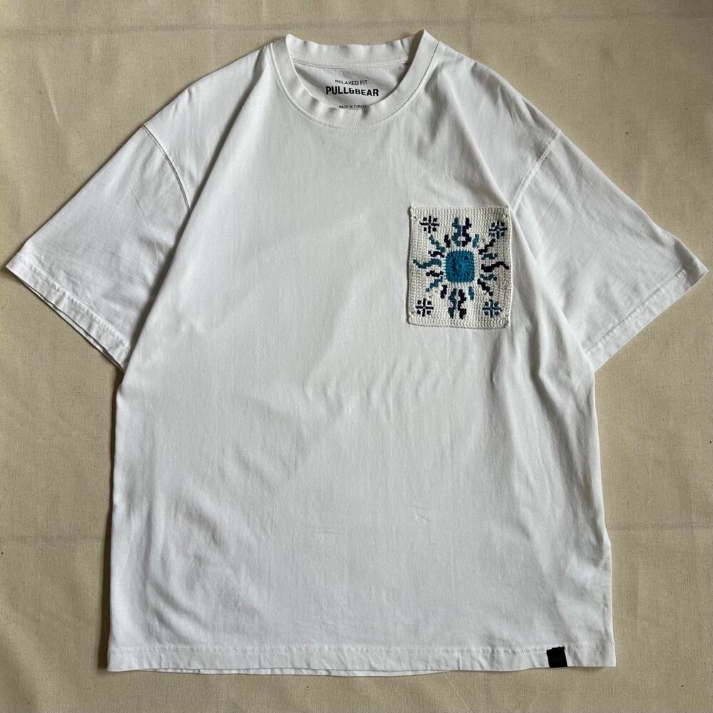 Pull&Bear Crochet Pocket Relaxed Tee Medium
